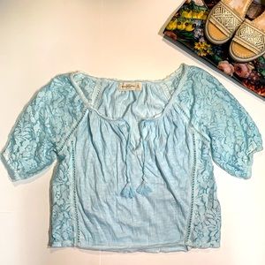 Abercrombie & Fitch Lace Tie 3/4 Sleeve Crop Top
